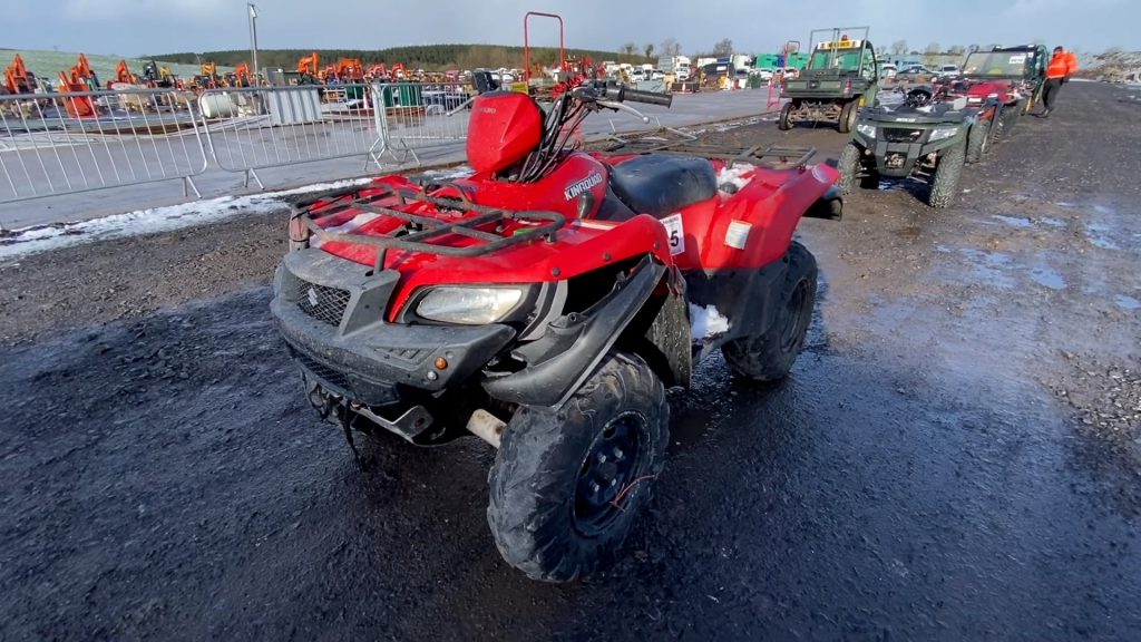 LOT Nr. 0005 – Suzuki Kingquad 4WD benzininis keturratis motociklas, gervė